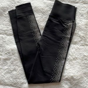 New without tags 🏷 Sculptknit made by Fabletics, perfect for the gym